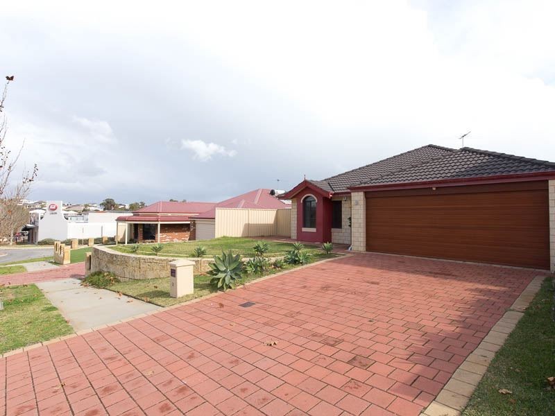 24 Lakefront Avenue, Beeliar WA 6164