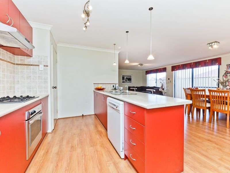 24 Lakefront Avenue, Beeliar WA 6164