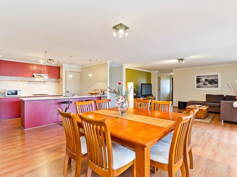 24 Lakefront Avenue, Beeliar WA 6164
