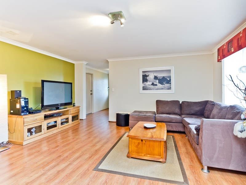 24 Lakefront Avenue, Beeliar WA 6164