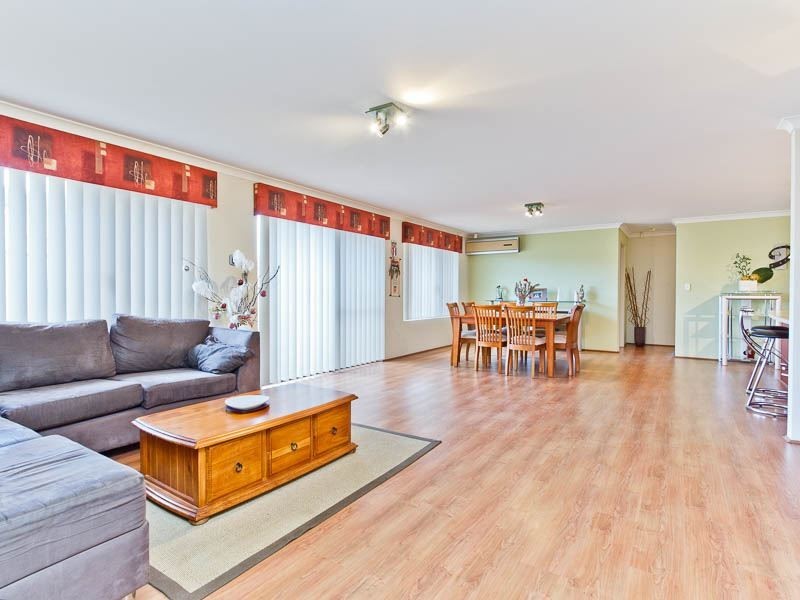 24 Lakefront Avenue, Beeliar WA 6164