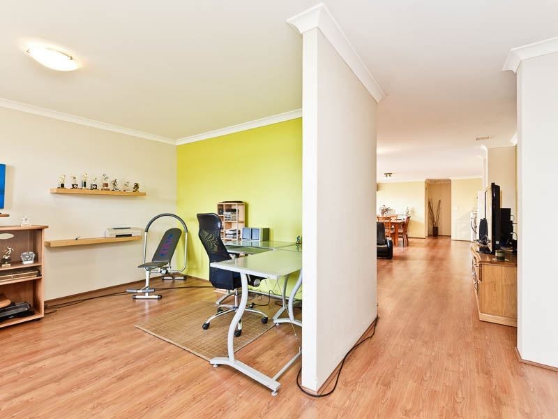 24 Lakefront Avenue, Beeliar WA 6164