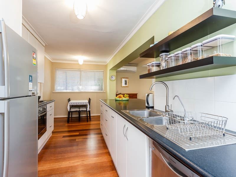 6 Pagneil Court, Hamilton Hill WA 6163