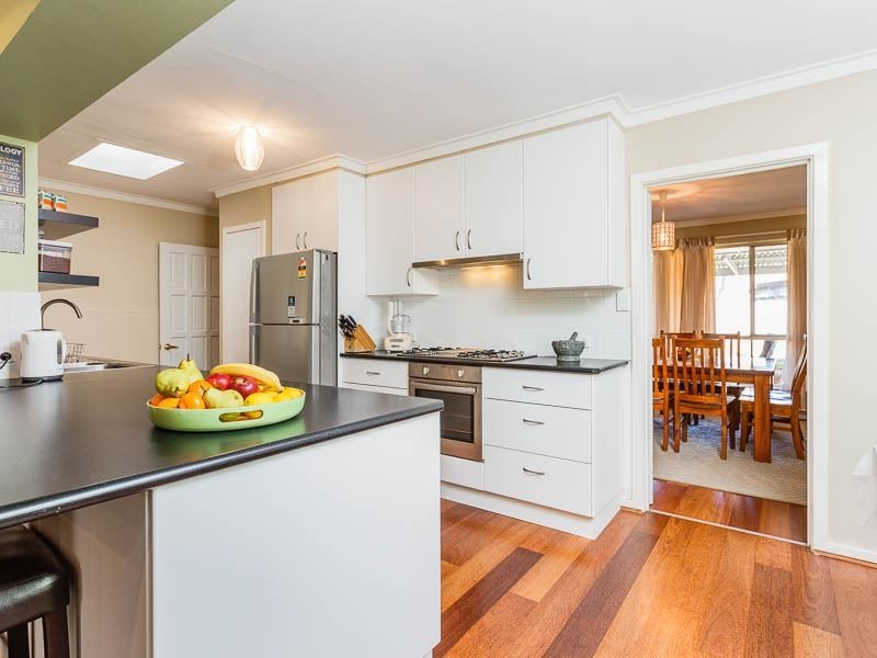 6 Pagneil Court, Hamilton Hill WA 6163