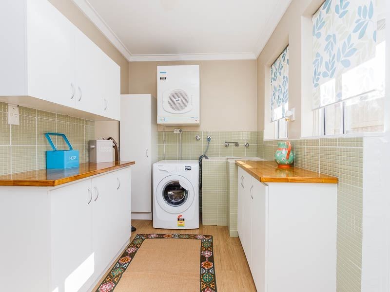 6 Pagneil Court, Hamilton Hill WA 6163