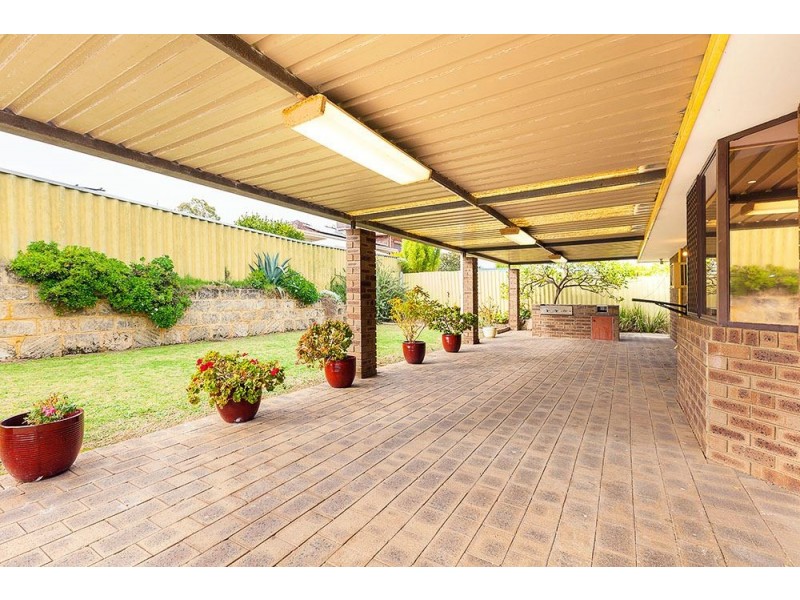 10 Chaucer Close, Spearwood WA 6163