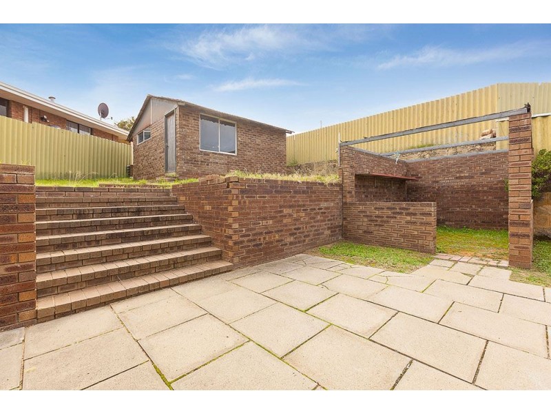 10 Chaucer Close, Spearwood WA 6163