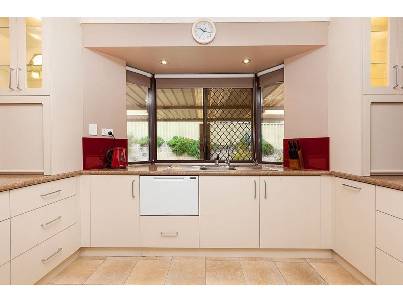 10 Chaucer Close, Spearwood WA 6163