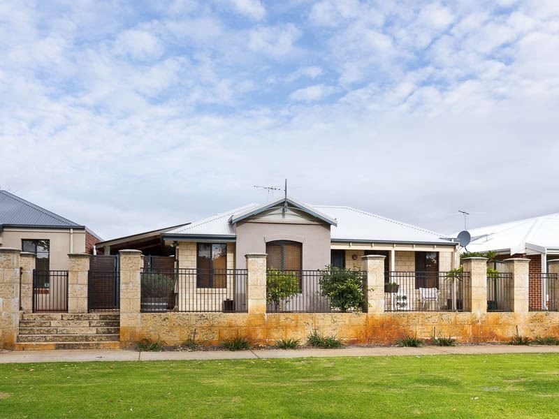 5 Village Lane, Success WA 6164