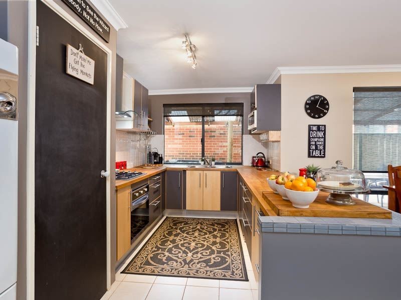 5 Village Lane, Success WA 6164