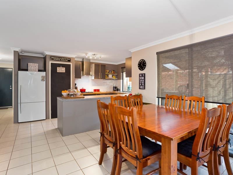 5 Village Lane, Success WA 6164