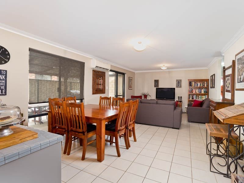 5 Village Lane, Success WA 6164