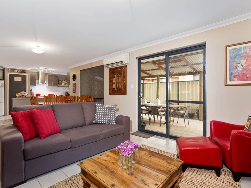 5 Village Lane, Success WA 6164