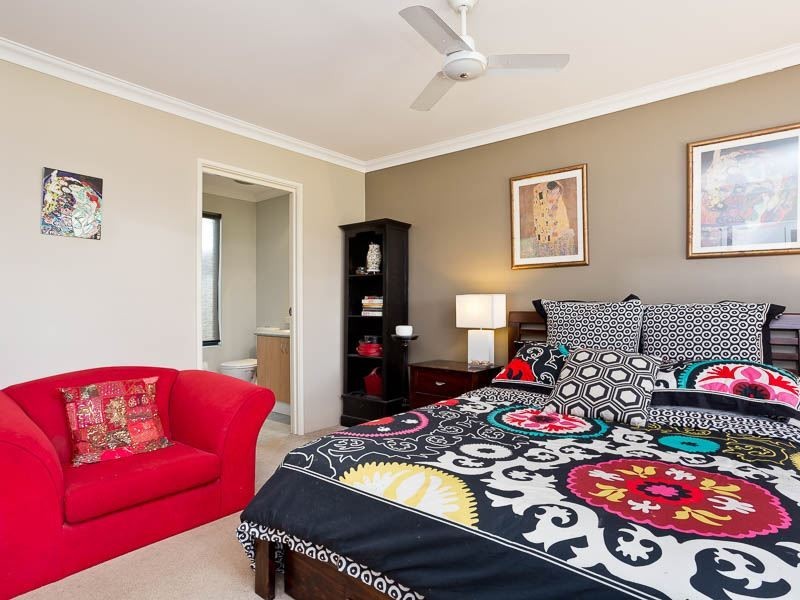 5 Village Lane, Success WA 6164