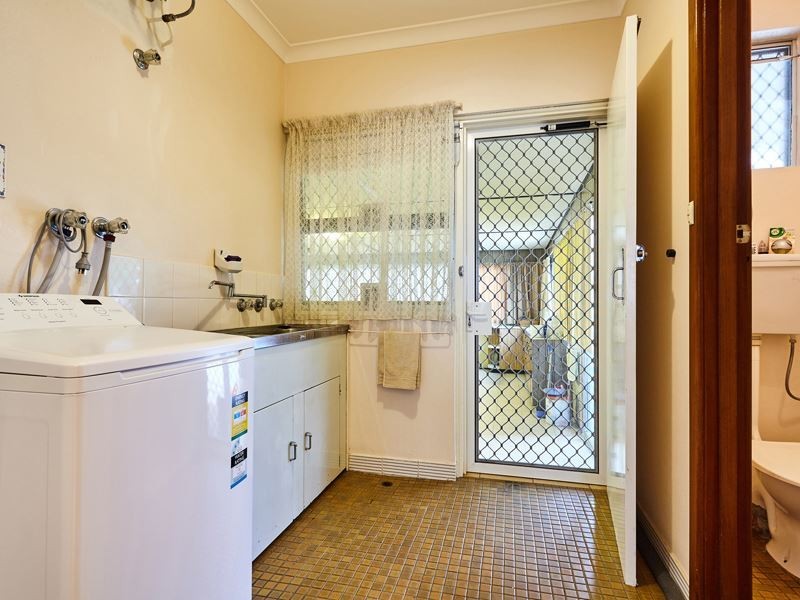 4 Owen Road, Hamilton Hill WA 6163