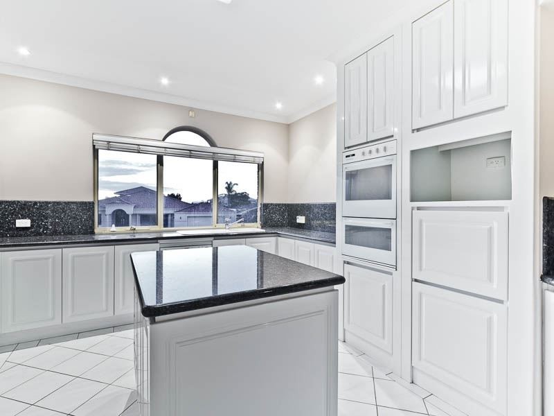 28 Longreach Parade, Coogee WA 6166