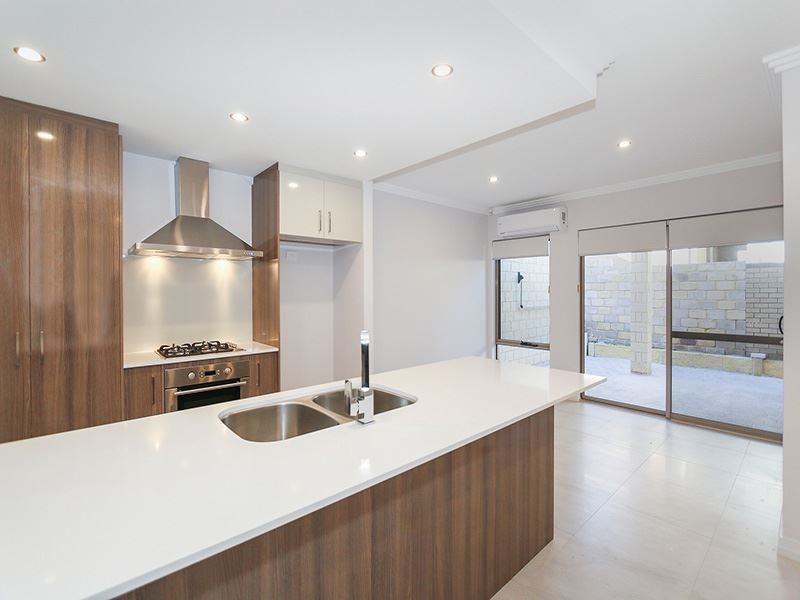 1/6 Pomfret Road, Spearwood WA 6163