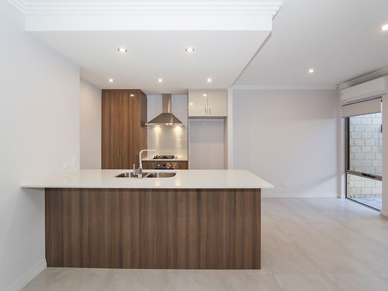 1/6 Pomfret Road, Spearwood WA 6163