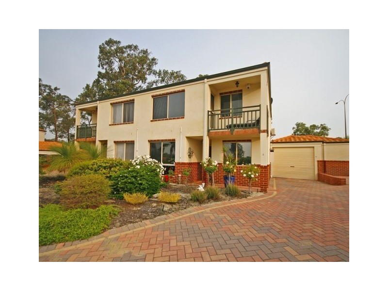 8/16 ritz court, Bibra Lake WA 6163