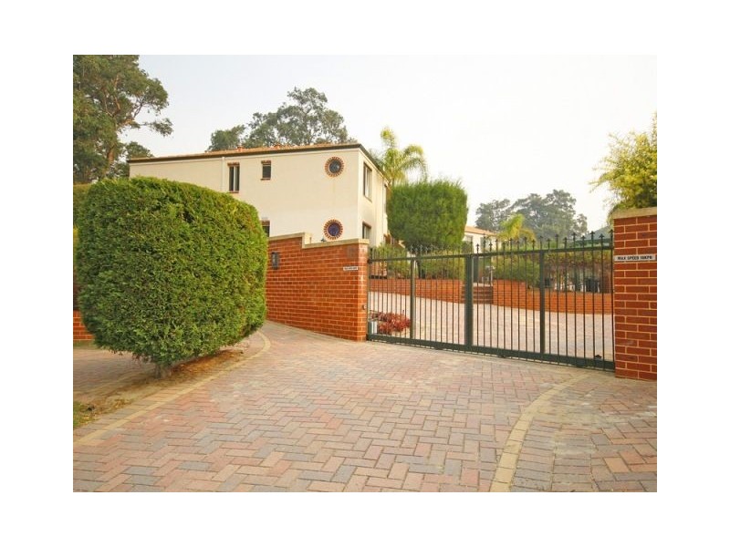 8/16 ritz court, Bibra Lake WA 6163