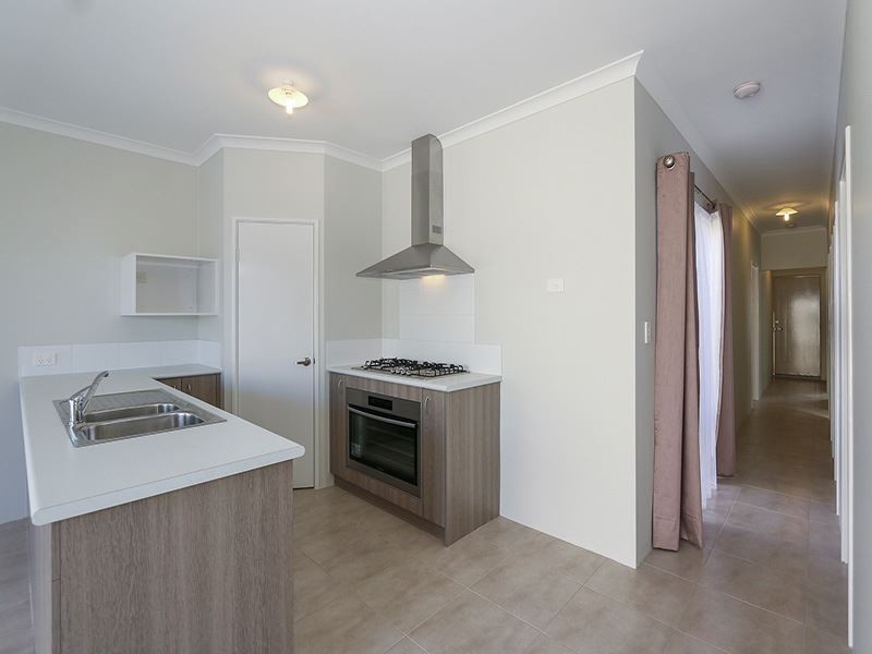 18 Pallett Ave, Spearwood WA 6163