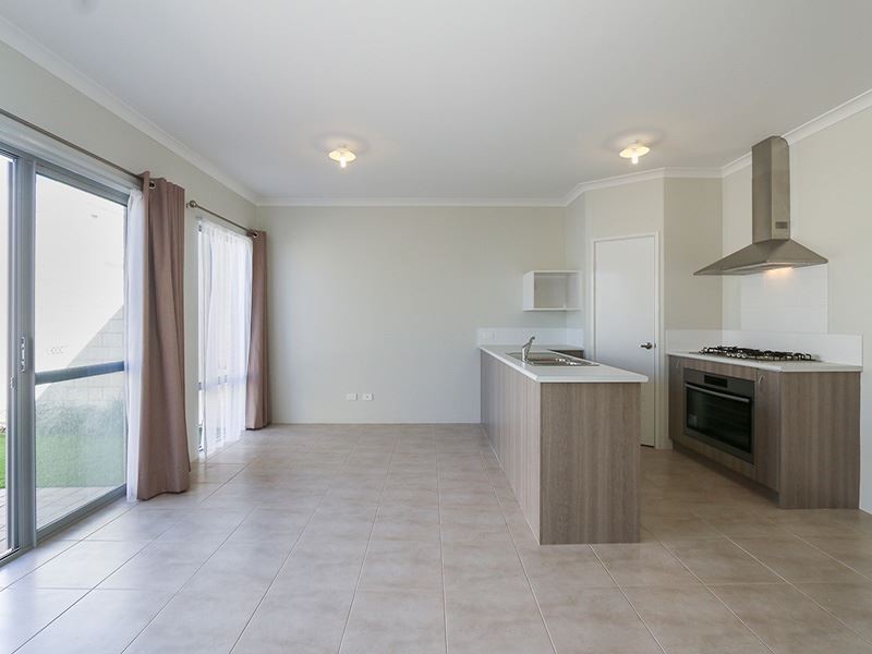 18 Pallett Ave, Spearwood WA 6163