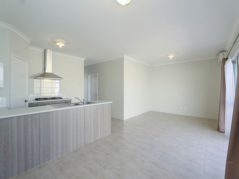 18 Pallett Ave, Spearwood WA 6163