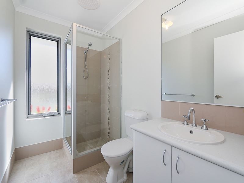 18 Pallett Ave, Spearwood WA 6163