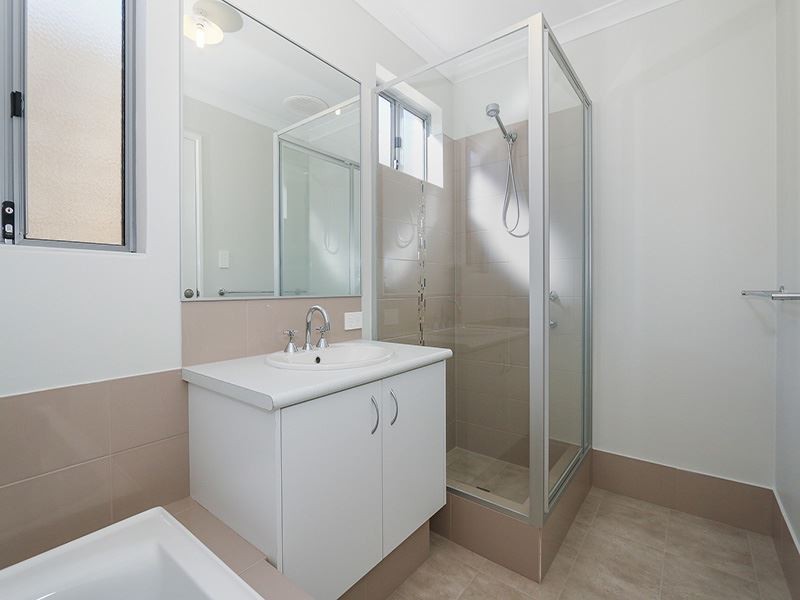 18 Pallett Ave, Spearwood WA 6163