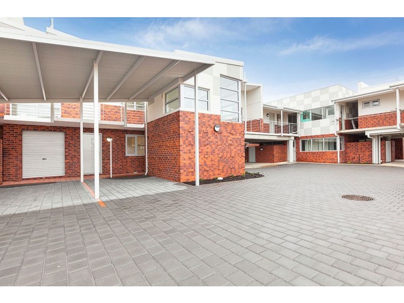 11/70 West Churchill Avenue, Munster WA 6166