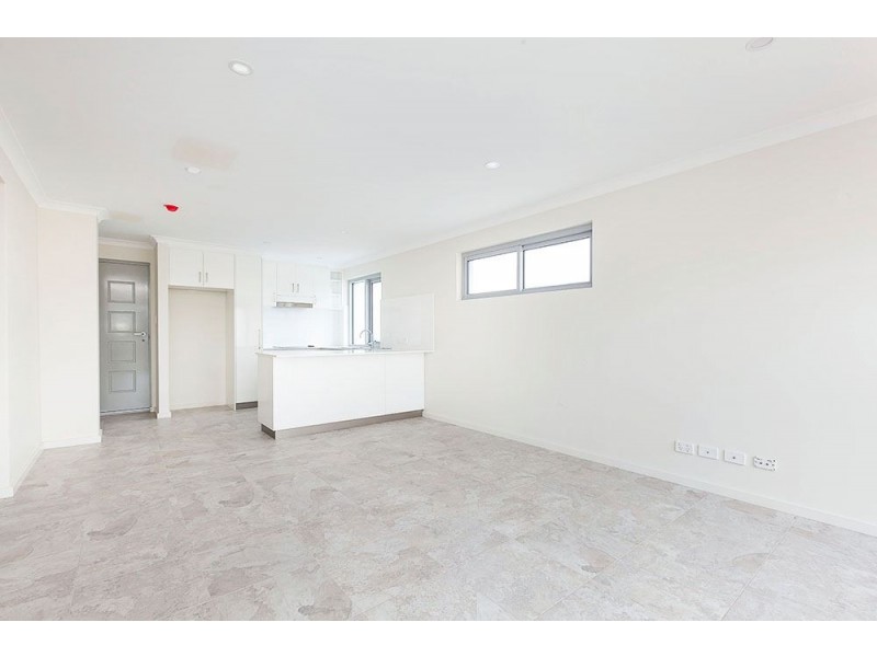 11/70 West Churchill Avenue, Munster WA 6166