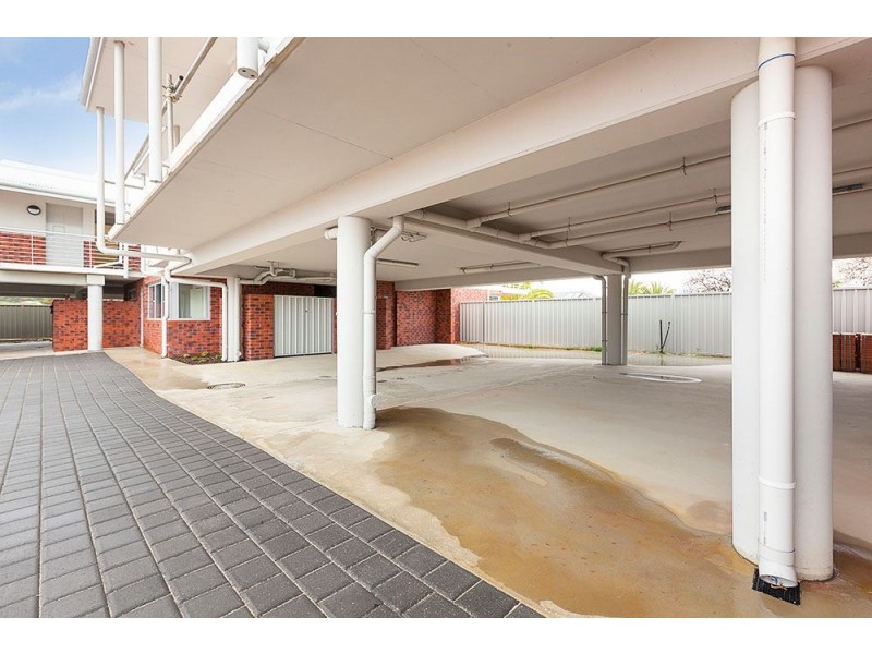 5/70 West Churchill Avenue, Munster WA 6166