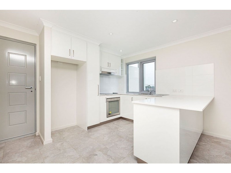 4/70 West Churchill Avenue, Munster WA 6166