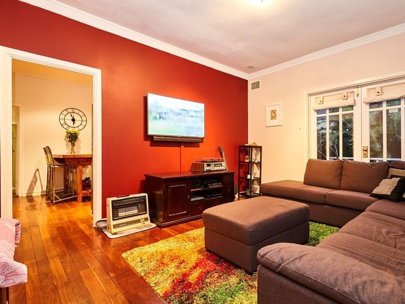 32 Howson Street, Hilton WA 6163