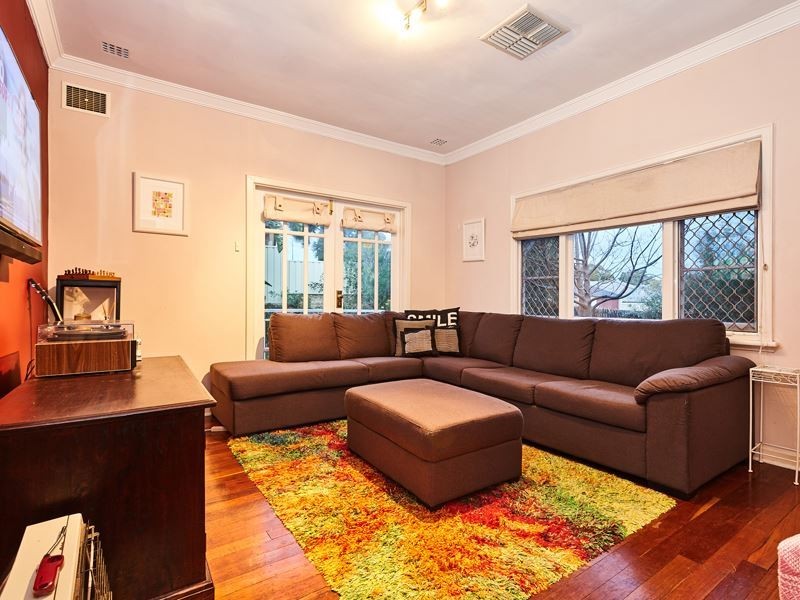 32 Howson Street, Hilton WA 6163