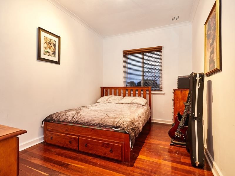 32 Howson Street, Hilton WA 6163