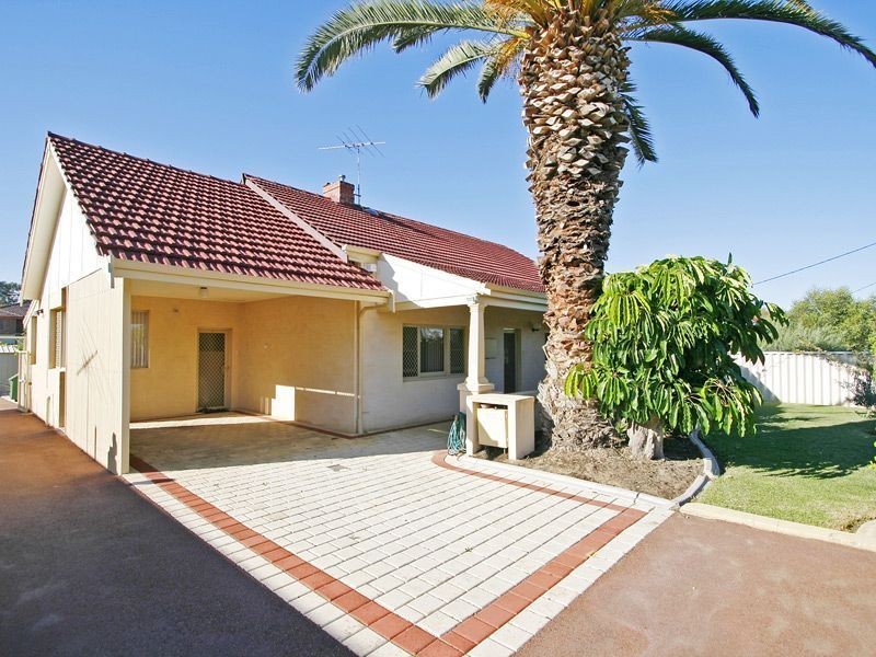 16 Ivermey Road, Hamilton Hill WA 6163