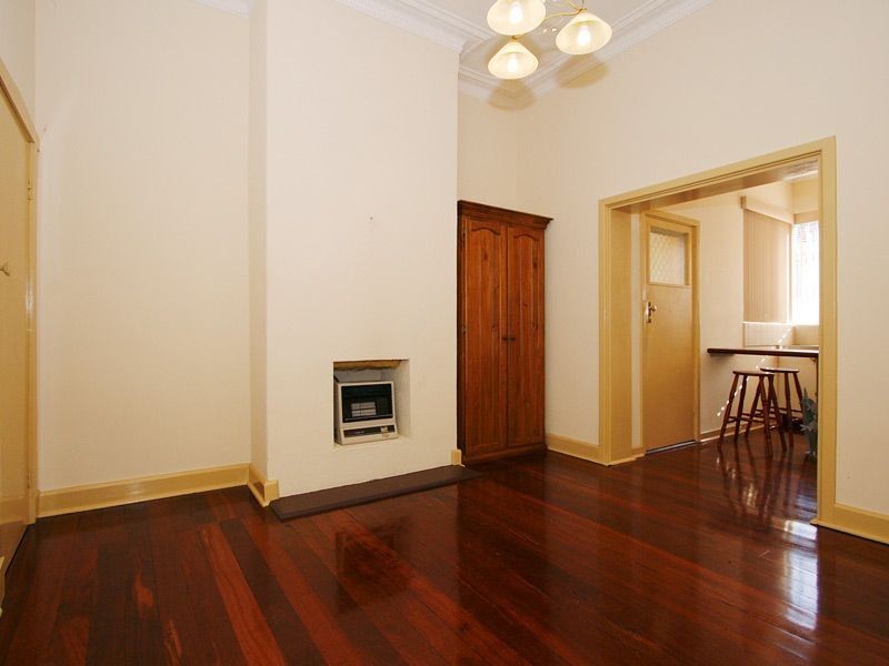 16 Ivermey Road, Hamilton Hill WA 6163