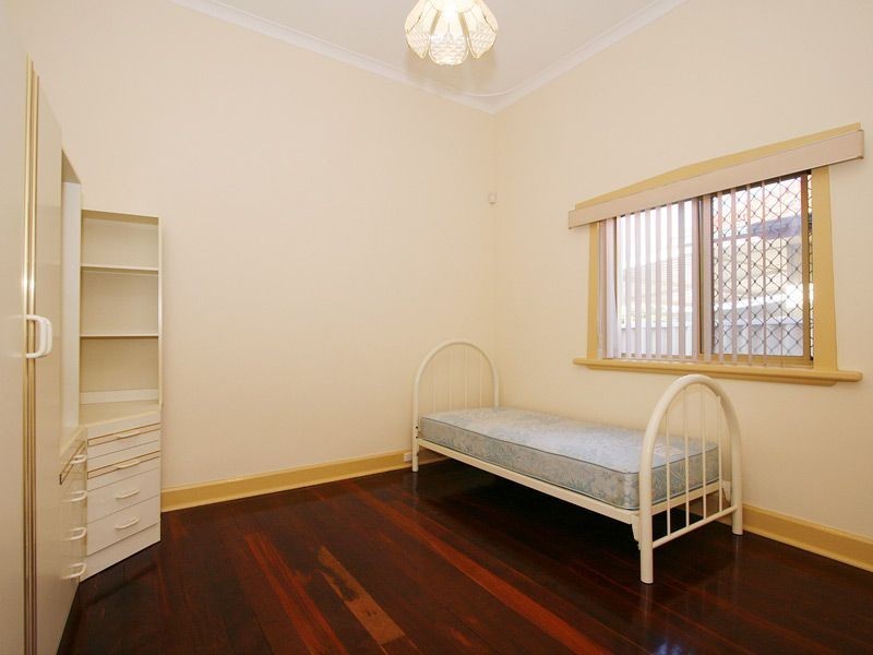 16 Ivermey Road, Hamilton Hill WA 6163