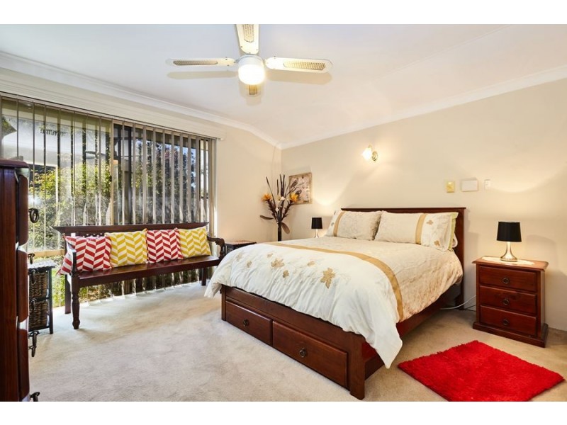 4 Moore Court, Cooloongup WA 6168