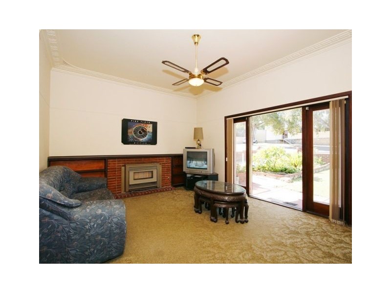 11 Chamberlain Street, O’connor WA 6163