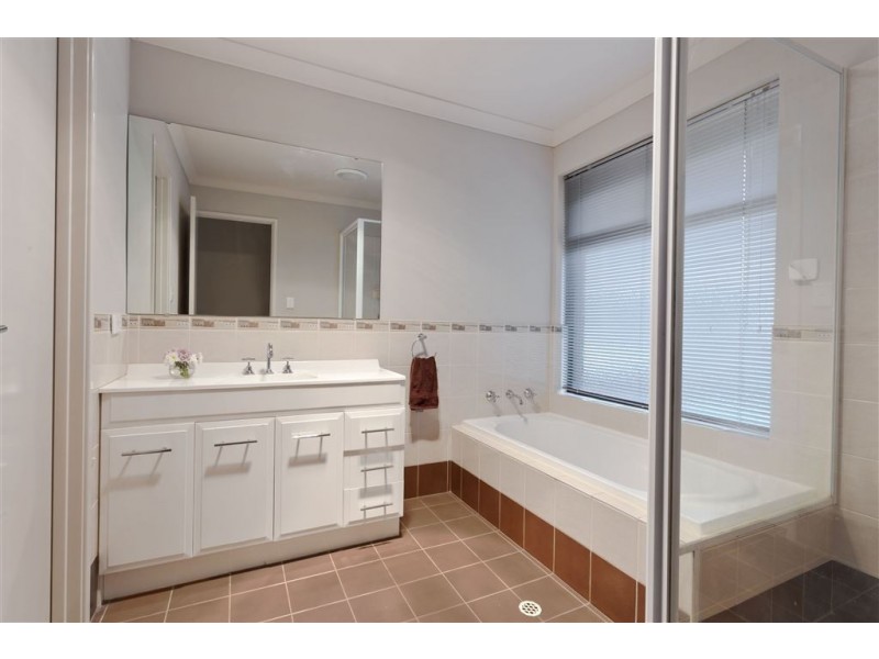 1/4 Randazzo Way, Yangebup WA 6164