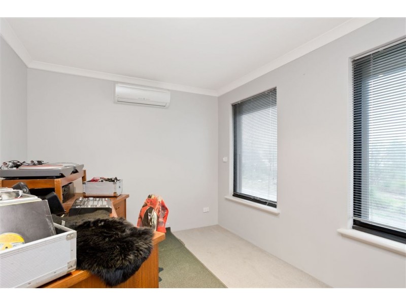 1/4 Randazzo Way, Yangebup WA 6164