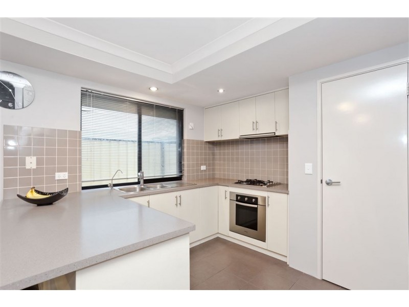 1/4 Randazzo Way, Yangebup WA 6164