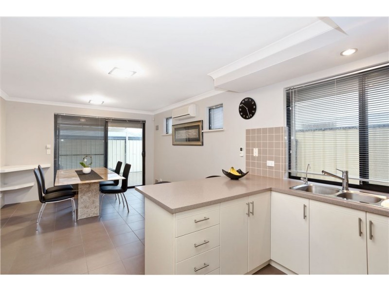 1/4 Randazzo Way, Yangebup WA 6164