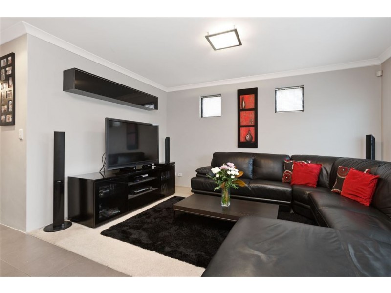 1/4 Randazzo Way, Yangebup WA 6164