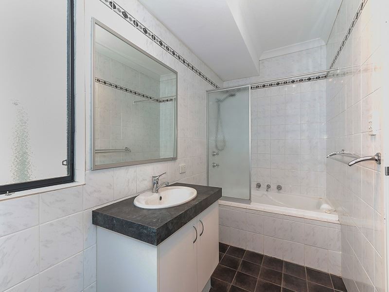 6 Koomba Rise, Bertram WA 6167