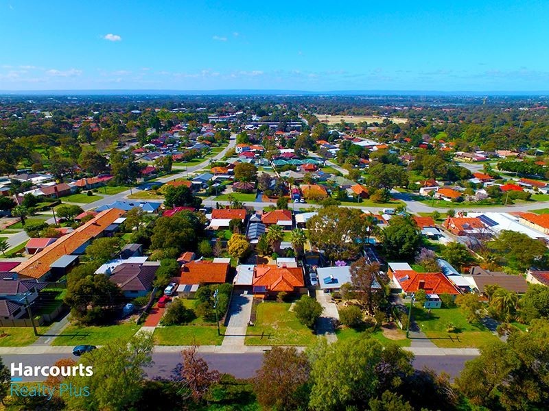 18 Leece Street, Coolbellup WA 6163