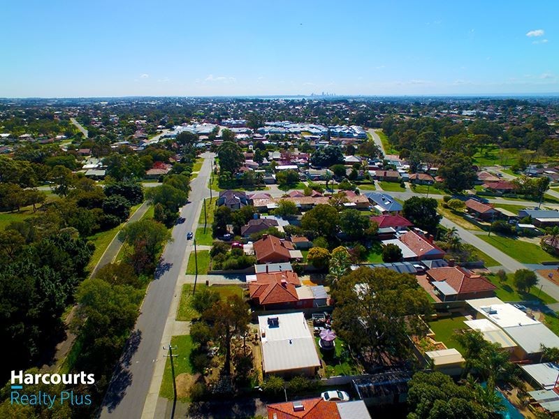 18 Leece Street, Coolbellup WA 6163