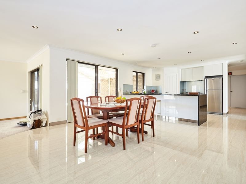 4 Lamb Place, Munster WA 6166
